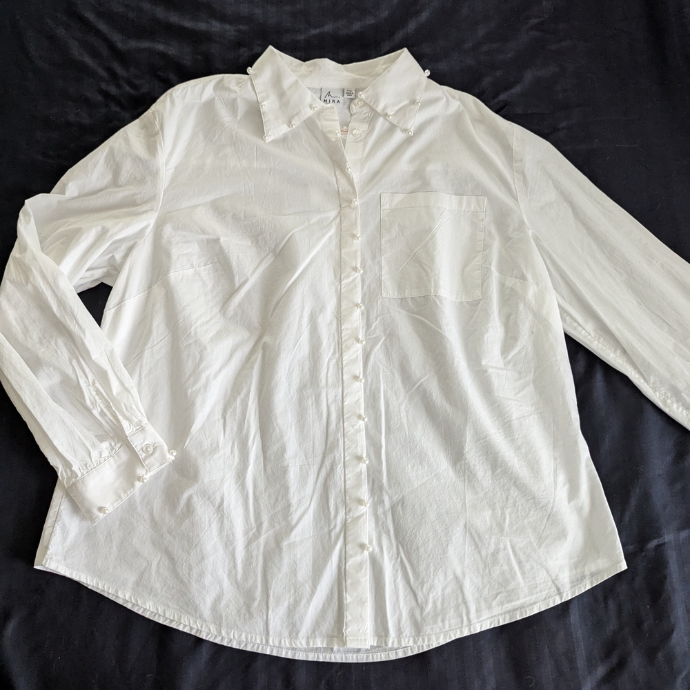 NWT Mira Pearl Detailed Shirt